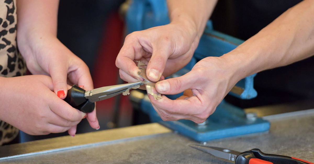 key maker professional — ApexLink Garage Masters